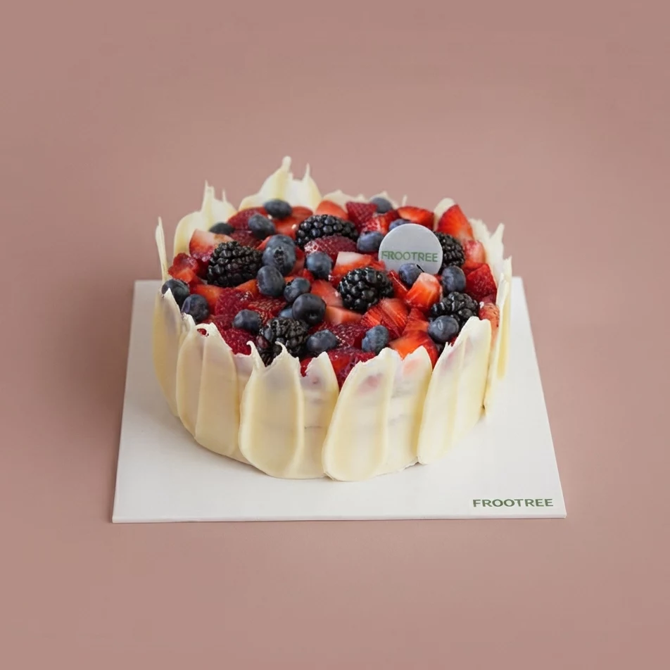 White Chocolate Berry Cake