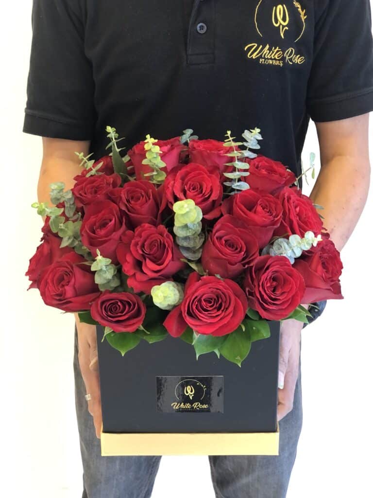 Flower Shop in Abu Dhabi No.1 Florist in UAE White Rose Flowers