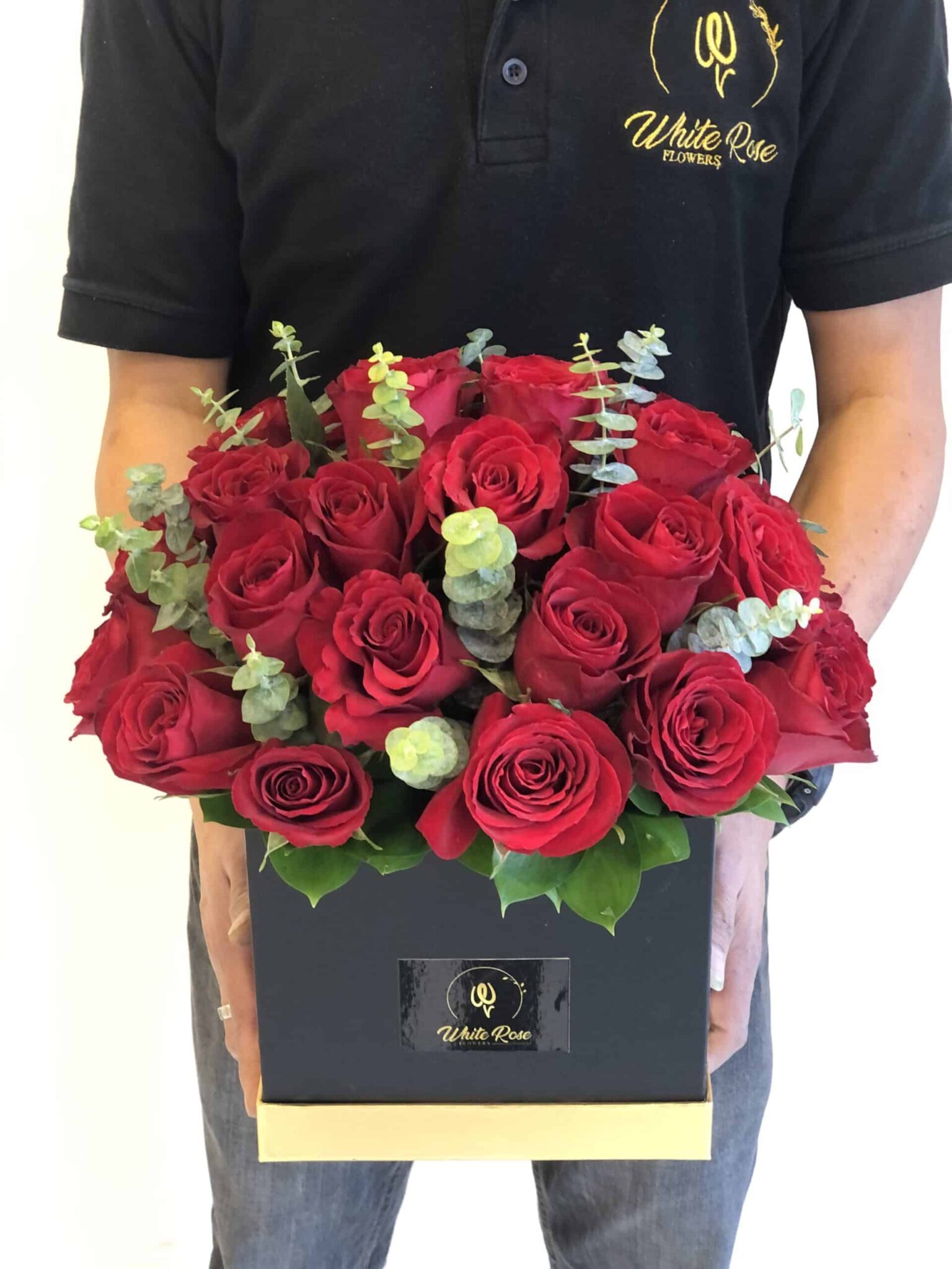 Flower Shop in Abu Dhabi No.1 Florist in UAE White Rose Flowers