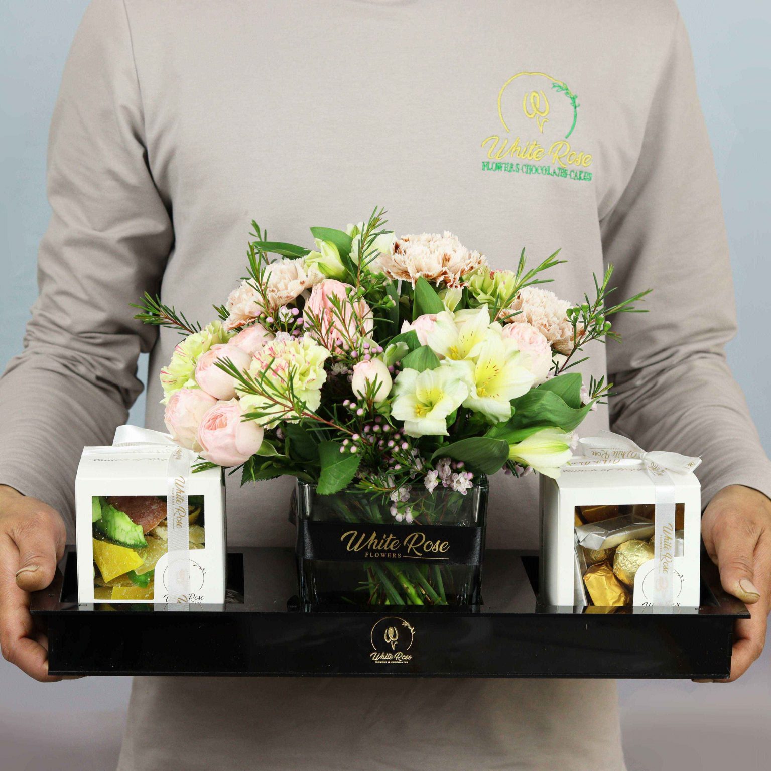 Birthday Flowers in Abu Dhabi White Rose Flowers