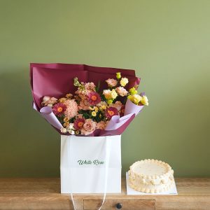 Cake & Bloomies bouquet